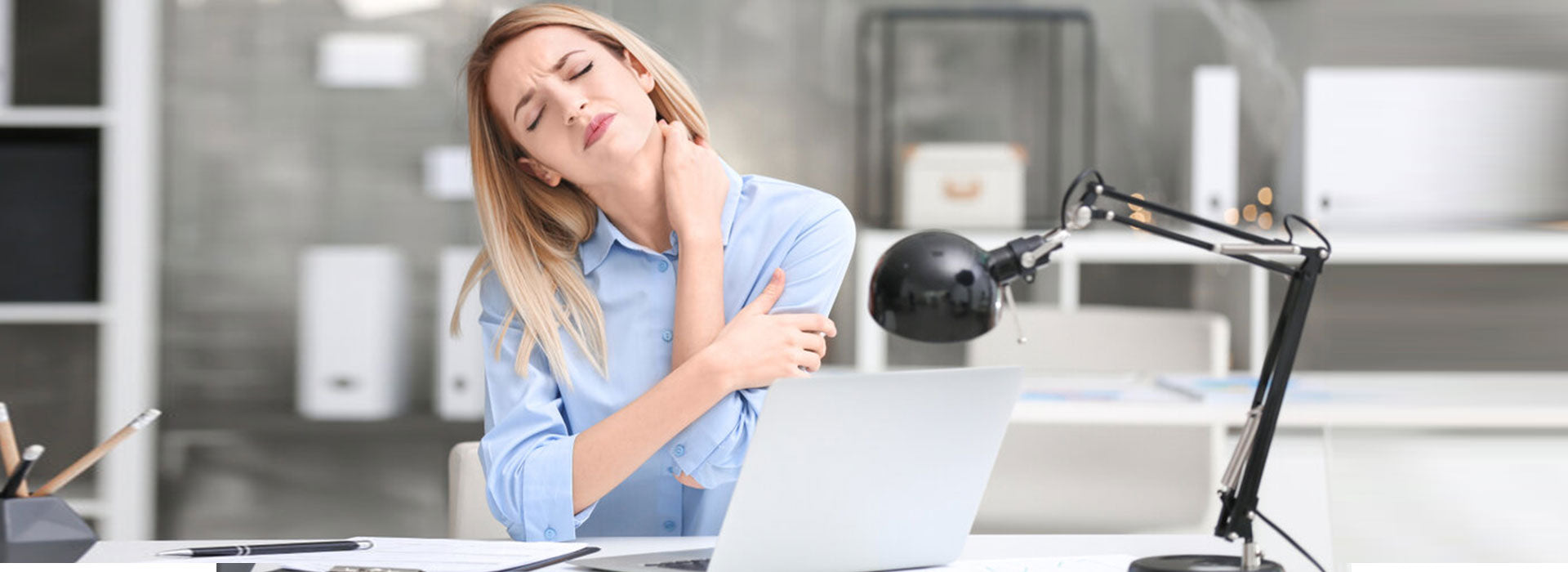 How to Avoid Neck Pain While Using a Laptop (And What OMOTON Offers: Ergonomic Laptop Stand)