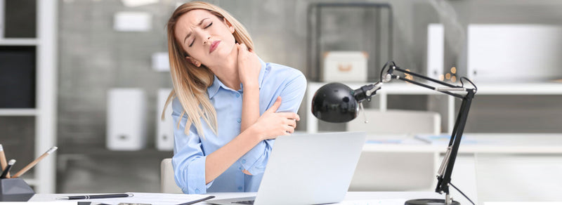 How to Avoid Neck Pain While Using a Laptop